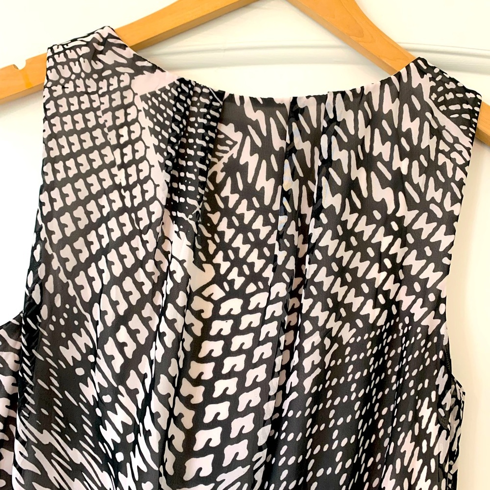 Calvin Klein - black & white abstract print - sleeveless maxi dress - Size 10 - Picture 3 of 3